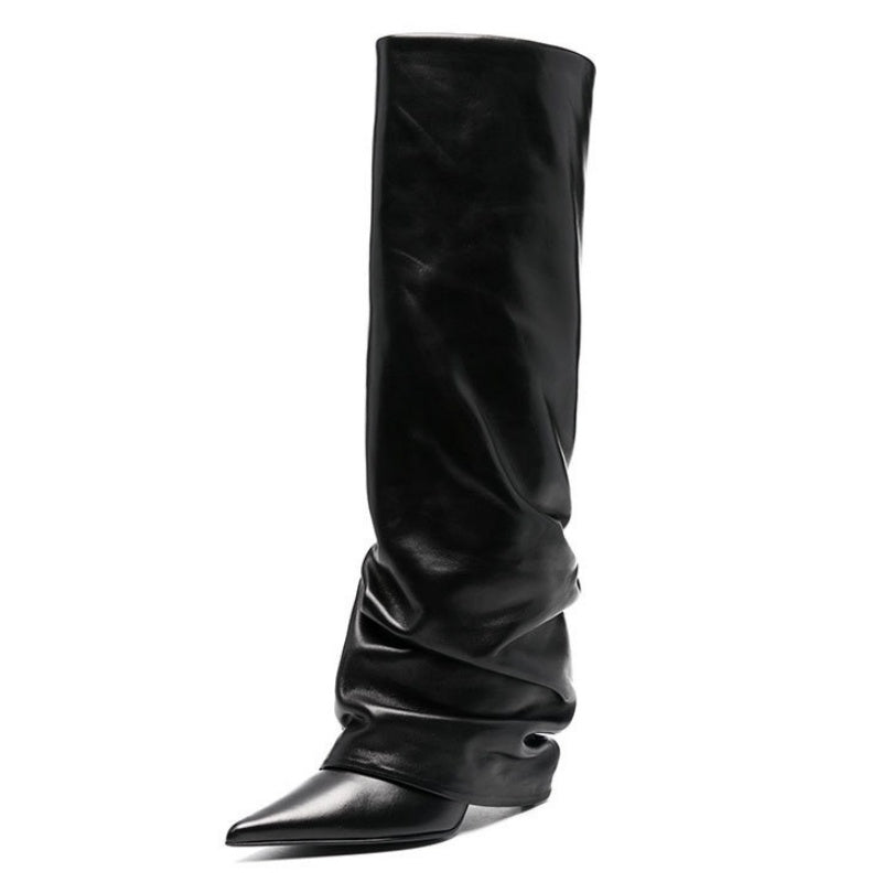 Black Elegance – der Slouch High Heel Stiefel in Schwarz