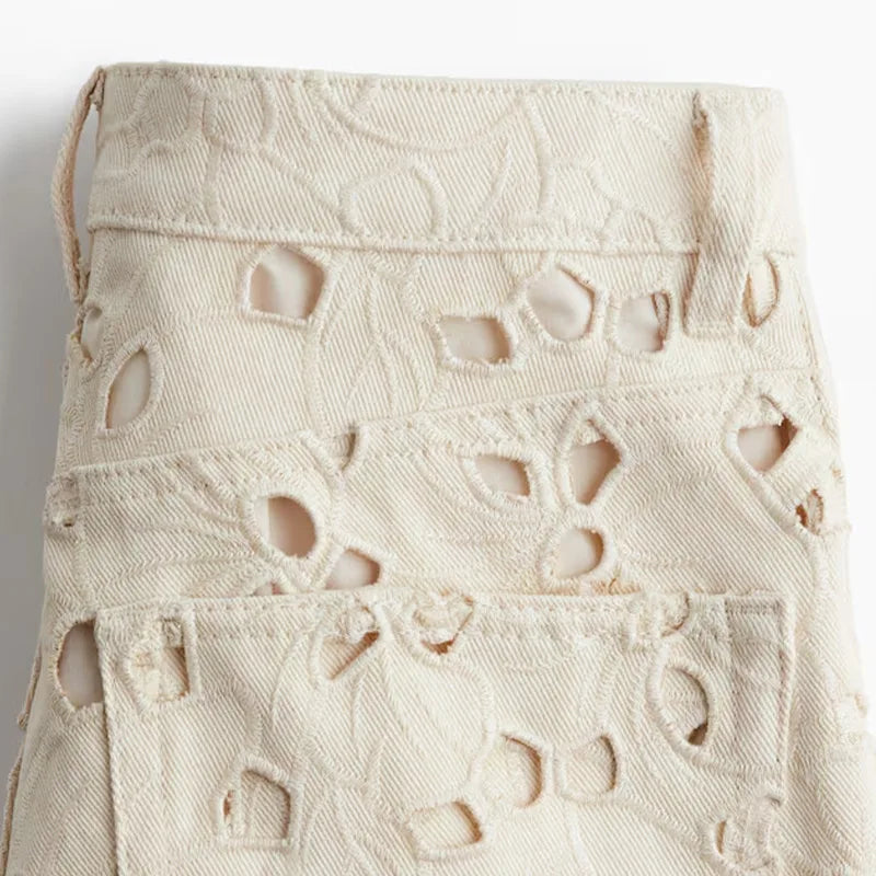 Elegante Hose mit Lochstickerei – Cremeweiß