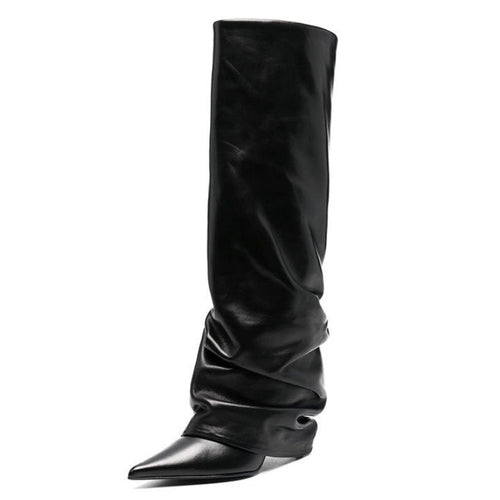 Black Elegance – der Slouch High Heel Stiefel in Schwarz
