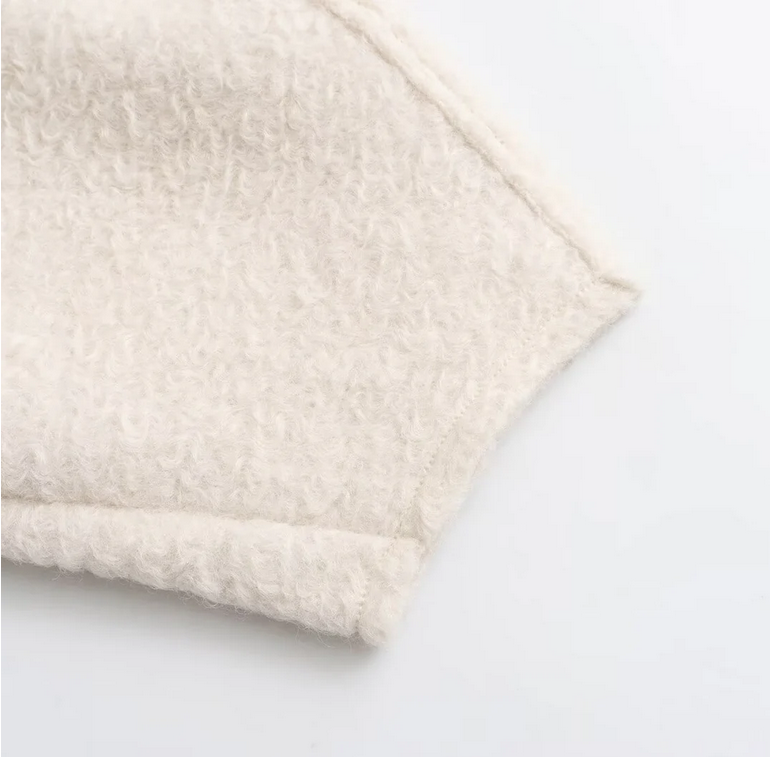 Relaxed Chic – Stehkragen-Sweater